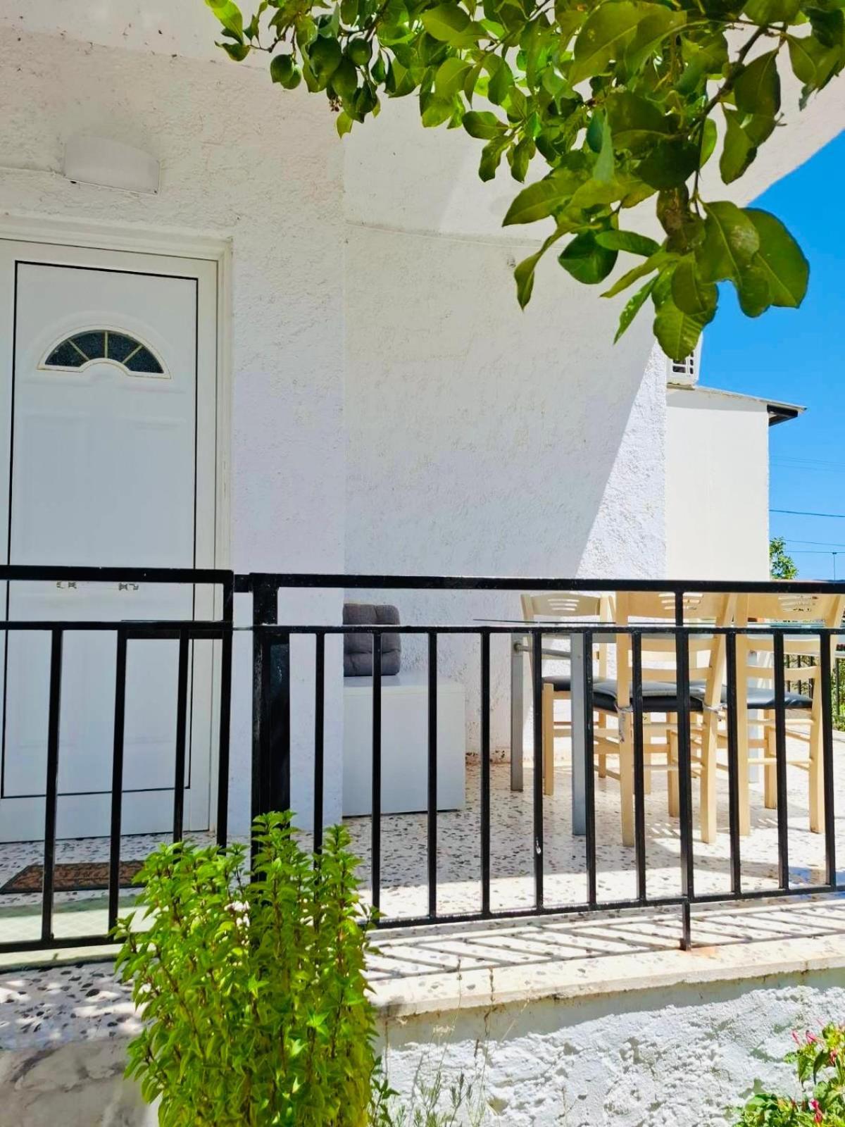 Nara House 2 Apartment Артемида Екстериор снимка